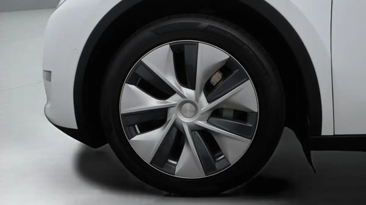 2022-tesla-model-y-e-long-range-big-18
