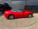 2010-ferrari-california-43-small-31