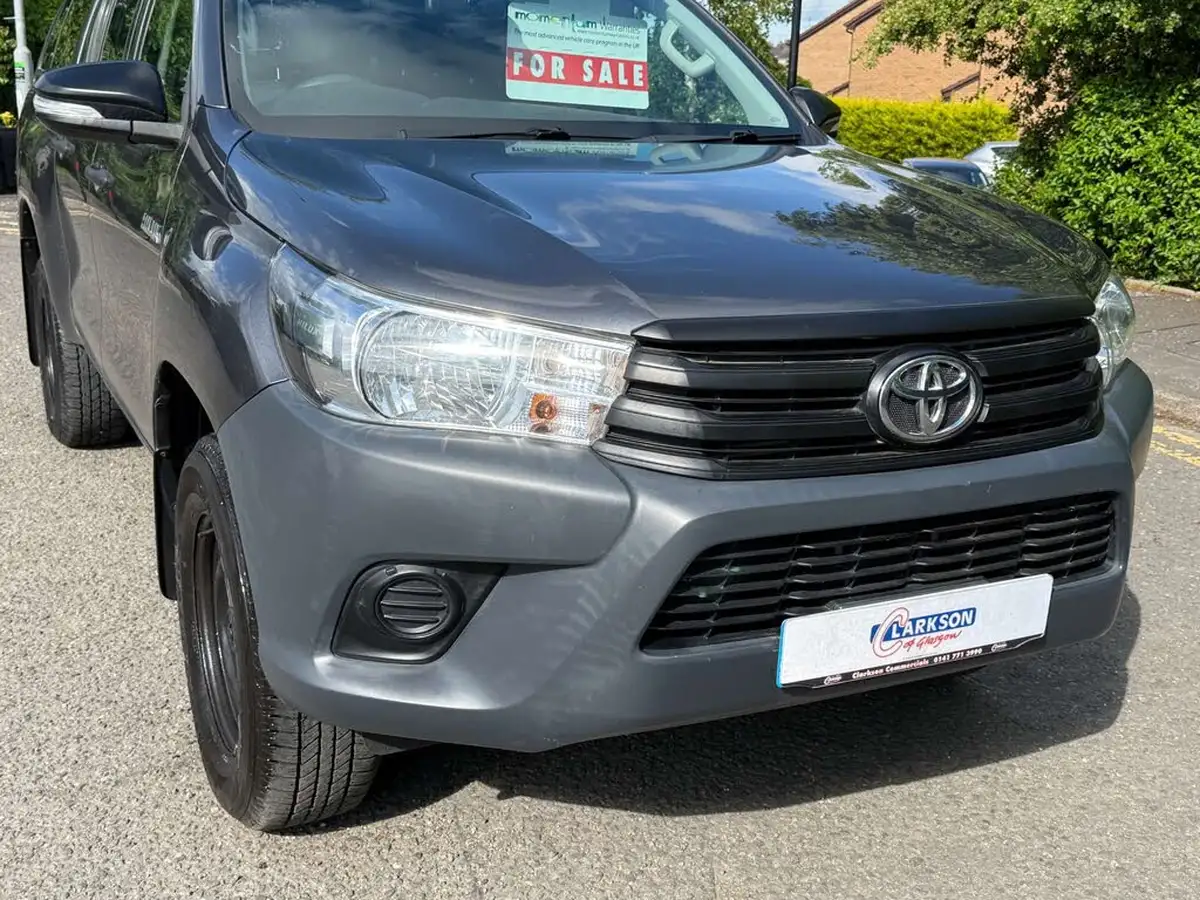 2016-toyota-hi-lux-24d-active-double-cab-pickup-big-8