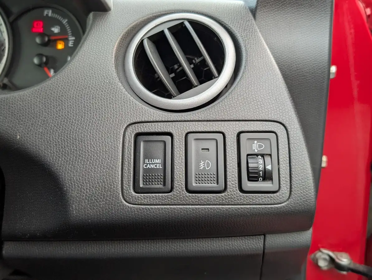 2008-suzuki-swift-15-glx-3d-big-32