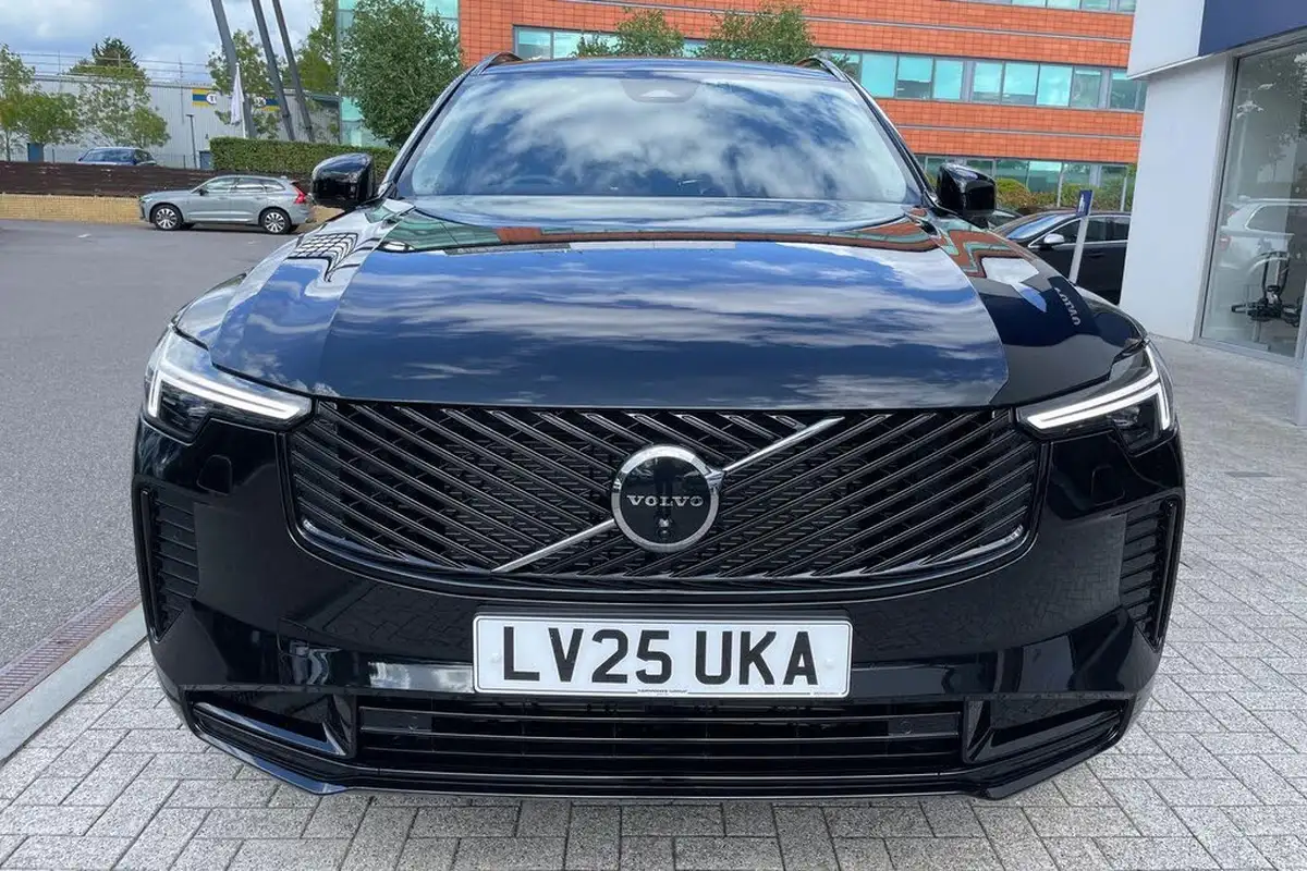 2025-volvo-xc90-20-b5-plus-big-12