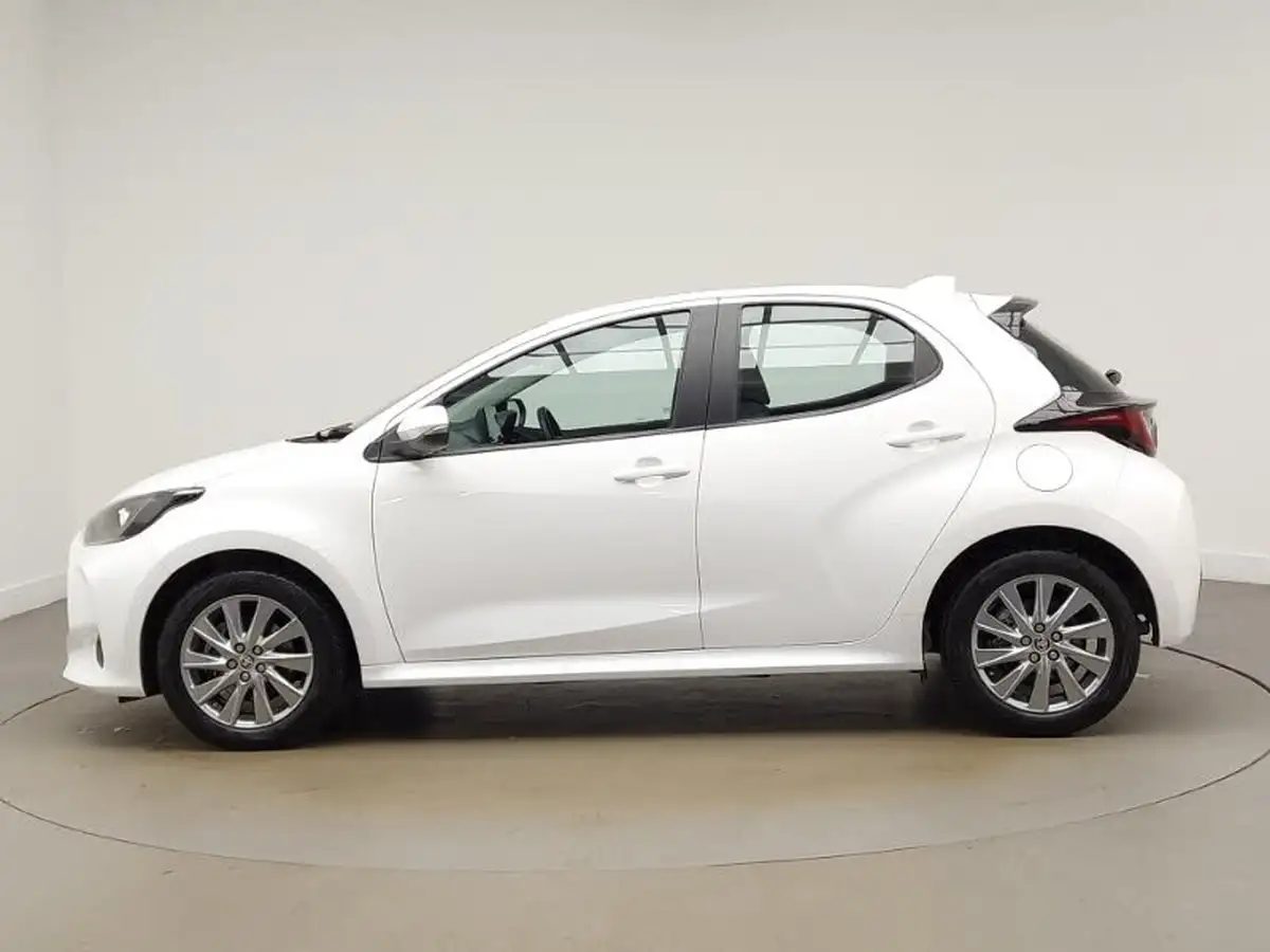 2023-toyota-yaris-15-vvt-i-icon-big-3