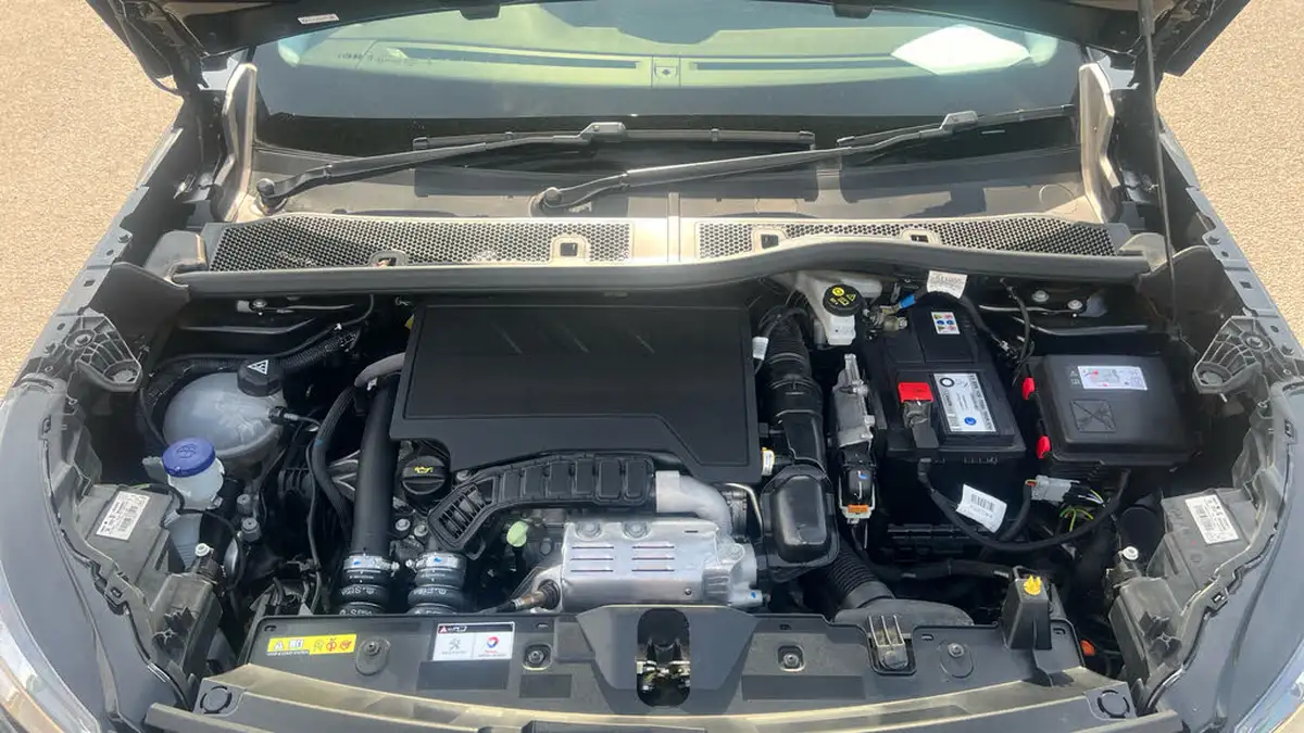 2022-peugeot-2008-suv-12-puretech-allure-premium-100bhp-big-17