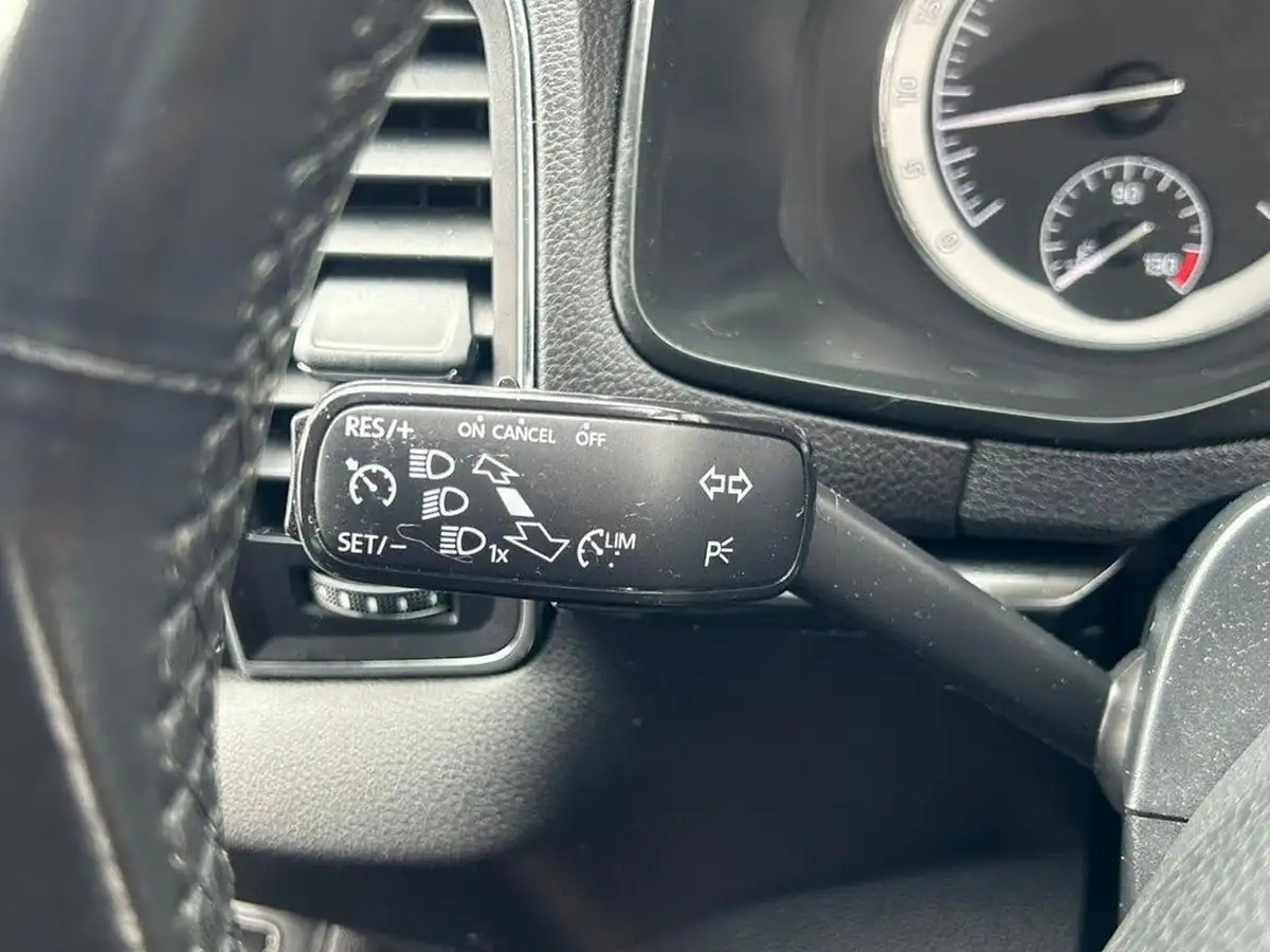 2018-skoda-karoq-20tdi-scr-se-l-dsg-big-30