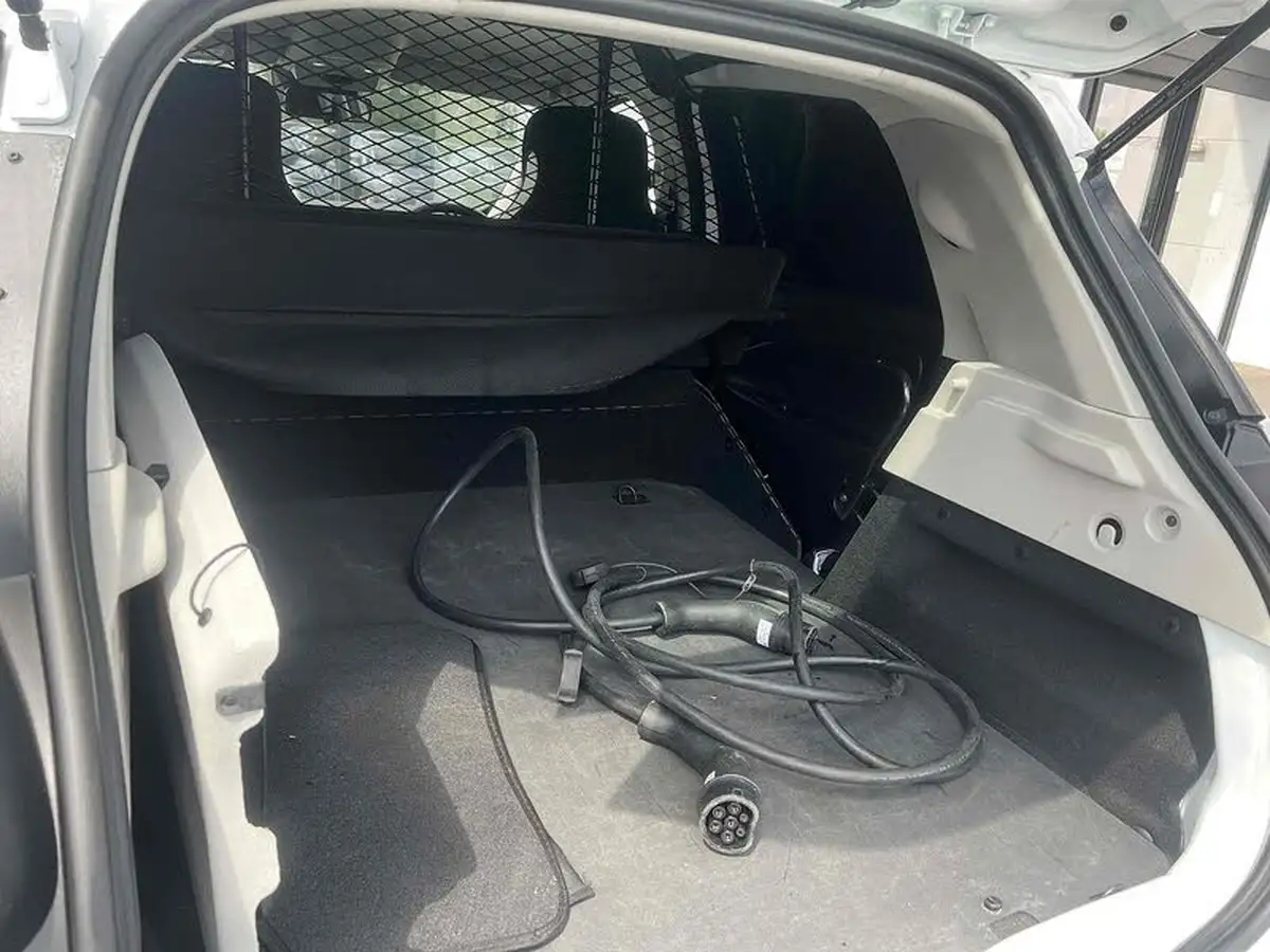 2022-renault-zoe-e-business-rapid-charge-big-11