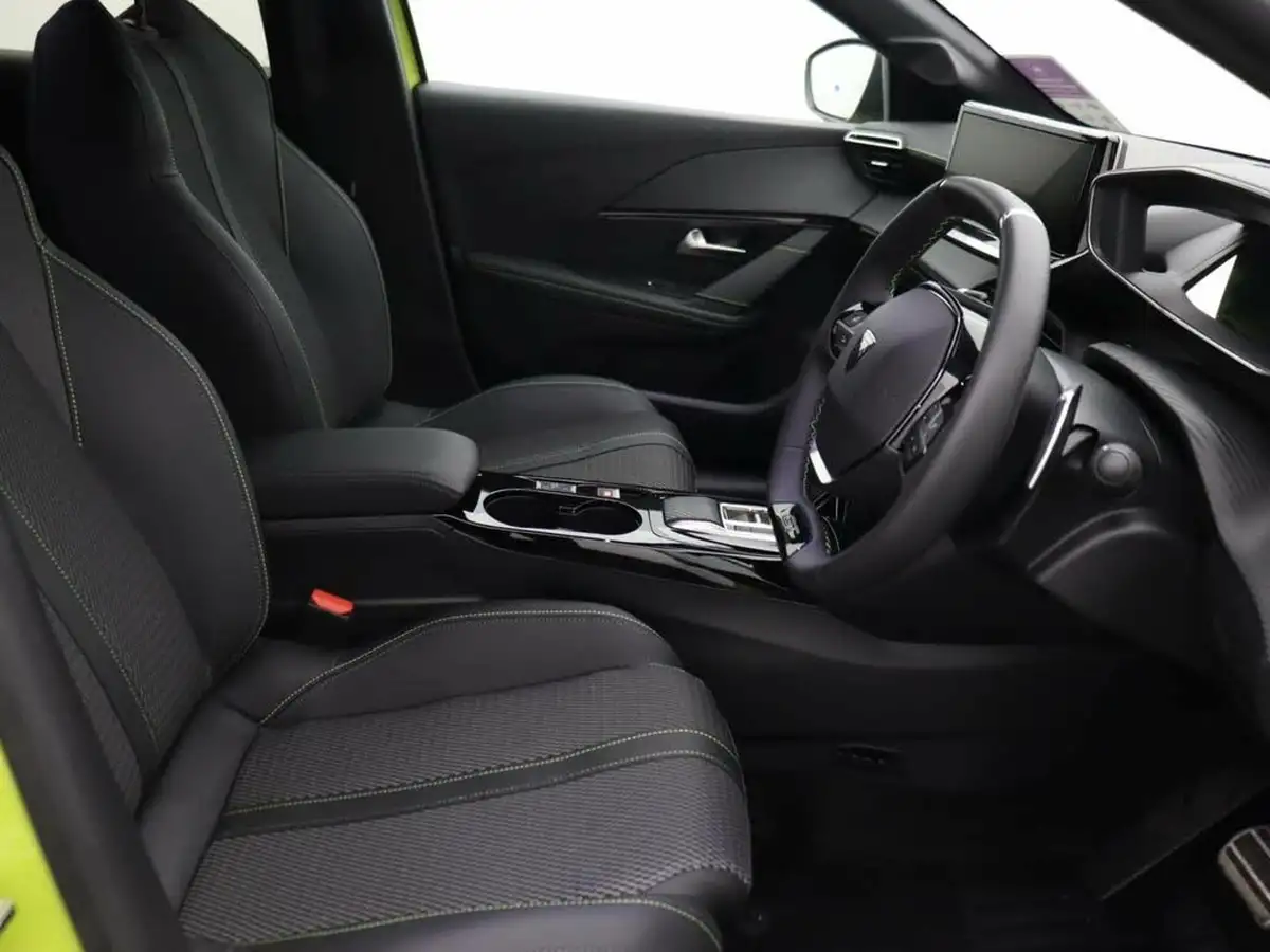 2024-peugeot-208-12-puretech-gt-136ps-hybrid-e-dsc6-big-20