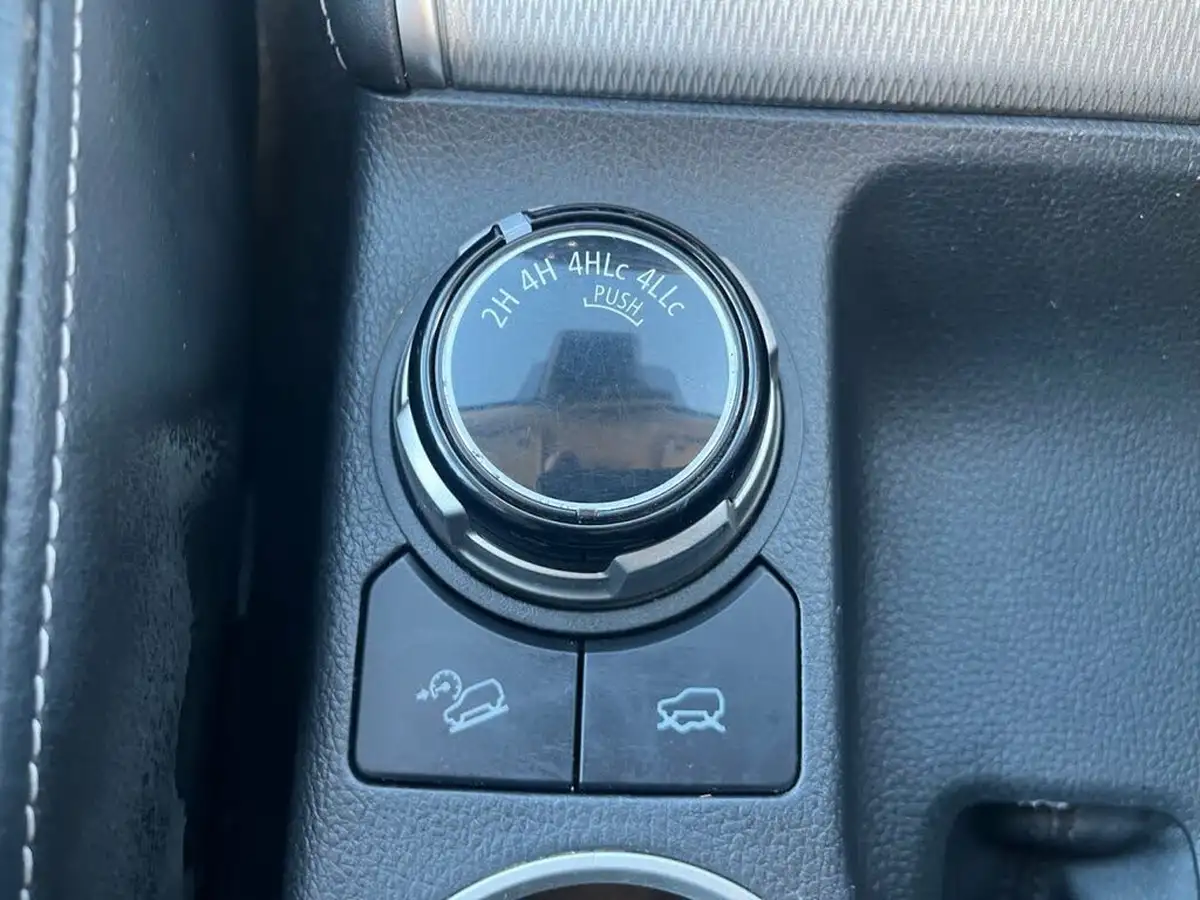 2020-mitsubishi-l200-22di-d-barbarian-auto-big-22