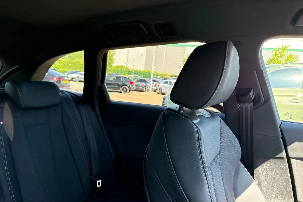 2024-audi-a4-avant-20-35-tdi-black-edition-big-60