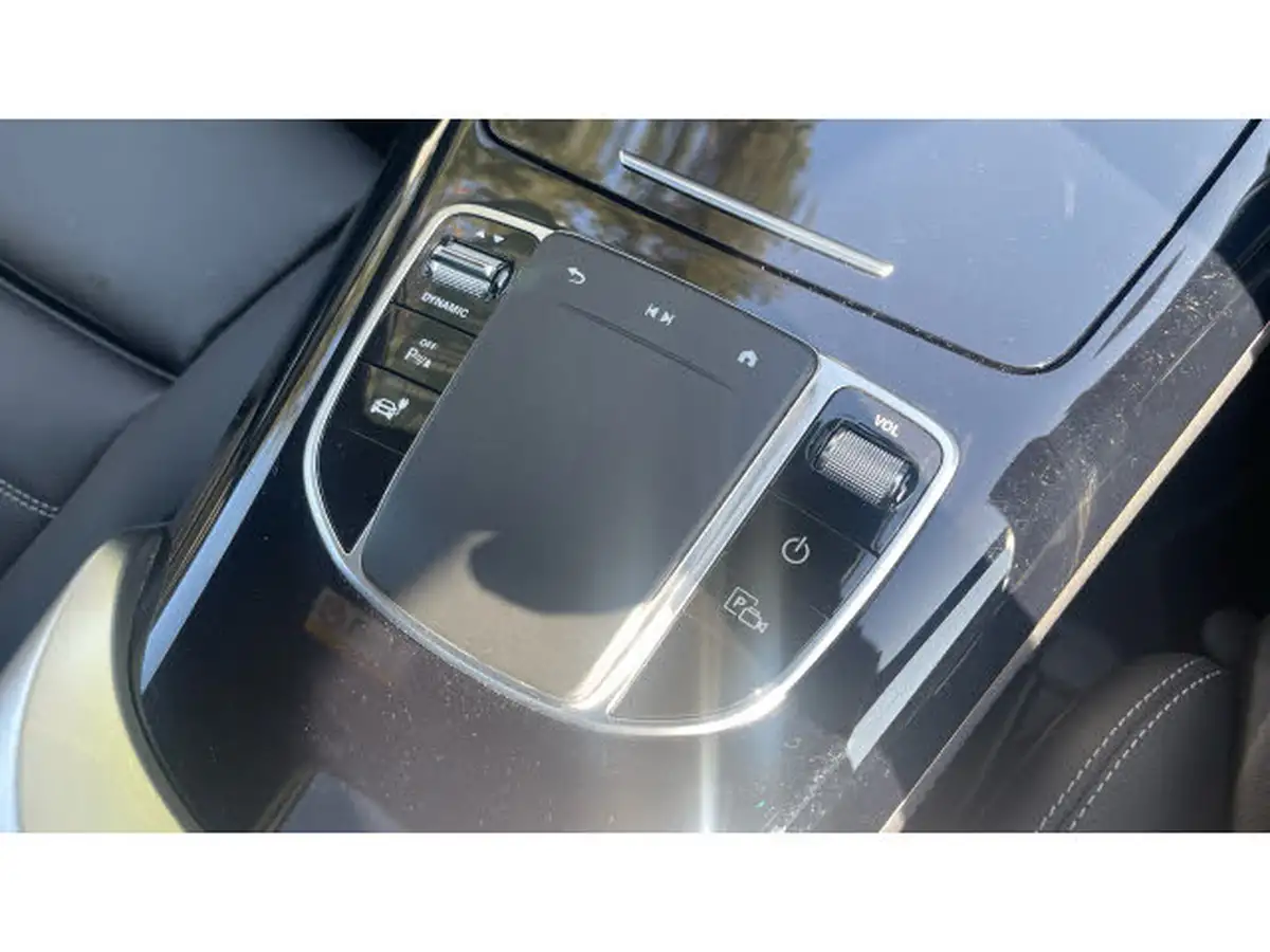 2022-mercedes-benz-eqc-e-eqc-400-amg-line-premium-big-18
