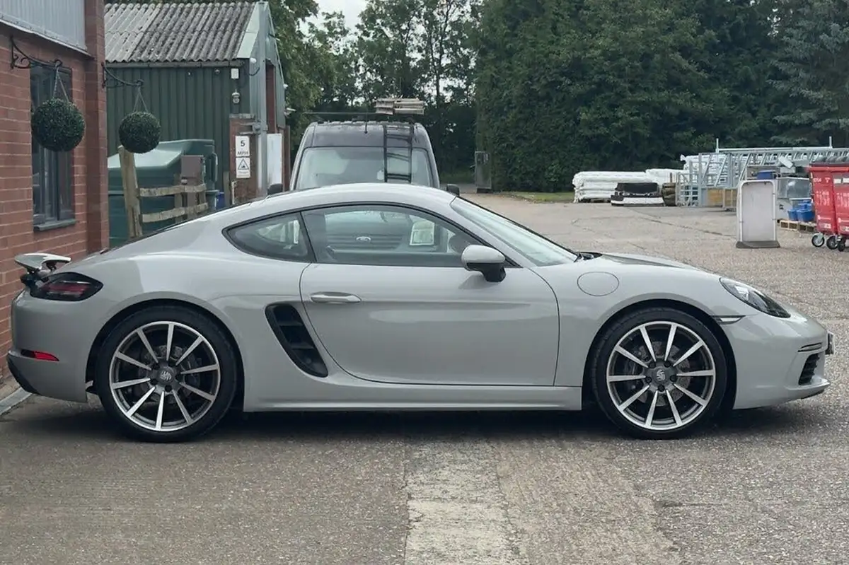 2018-porsche-cayman-718-20-cayman-ss-pdk-big-14