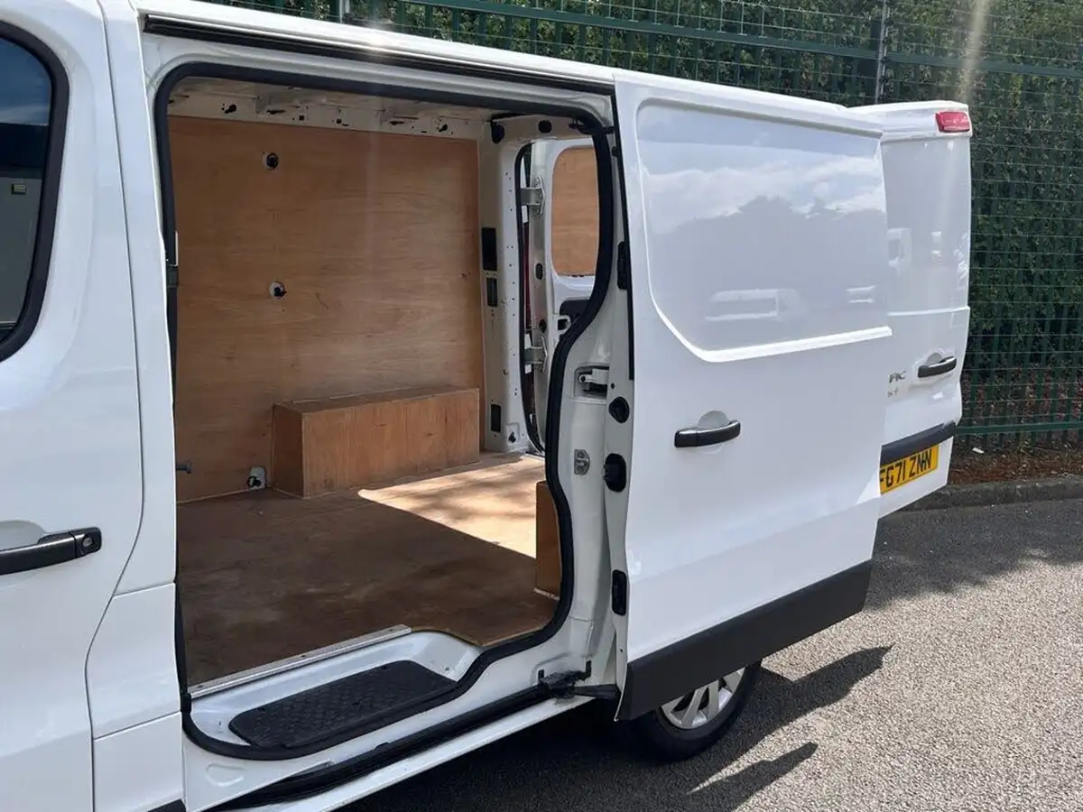 2021-renault-trafic-20dci-sl28-energy-120-business-big-4
