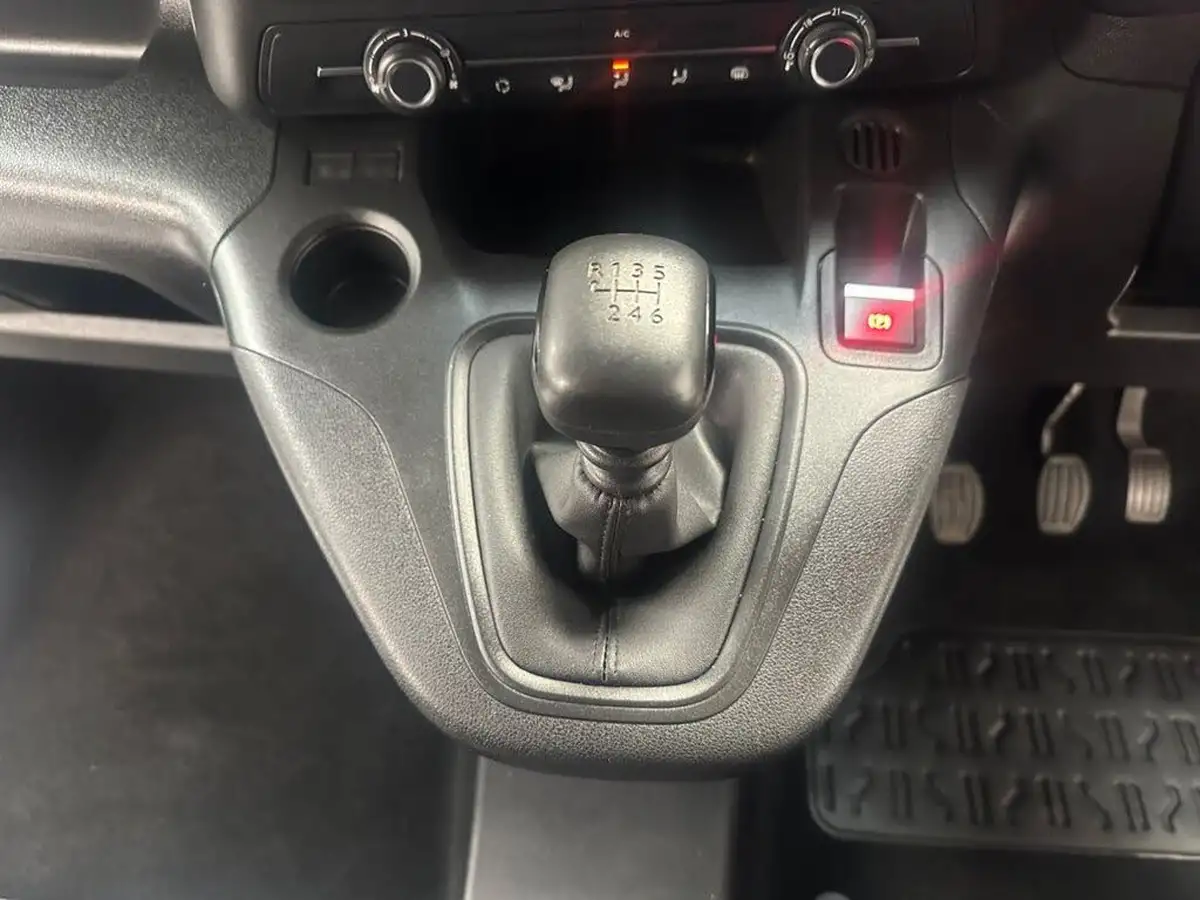 2022-vauxhall-combo-15cdti-sportive-2300-100pseu6dt-l2h1-big-9