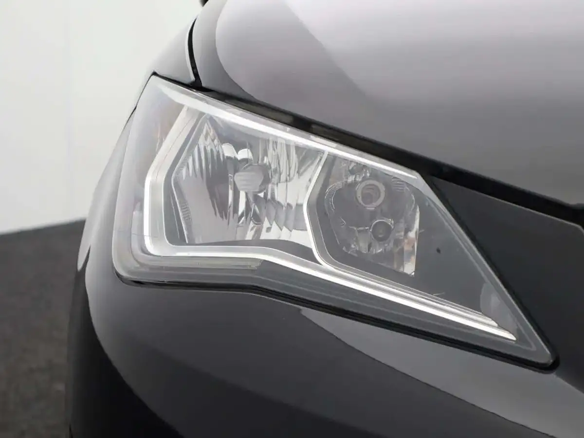 2017-seat-ibiza-14-ecotsi-fr-technology-hatchback-5d-big-62