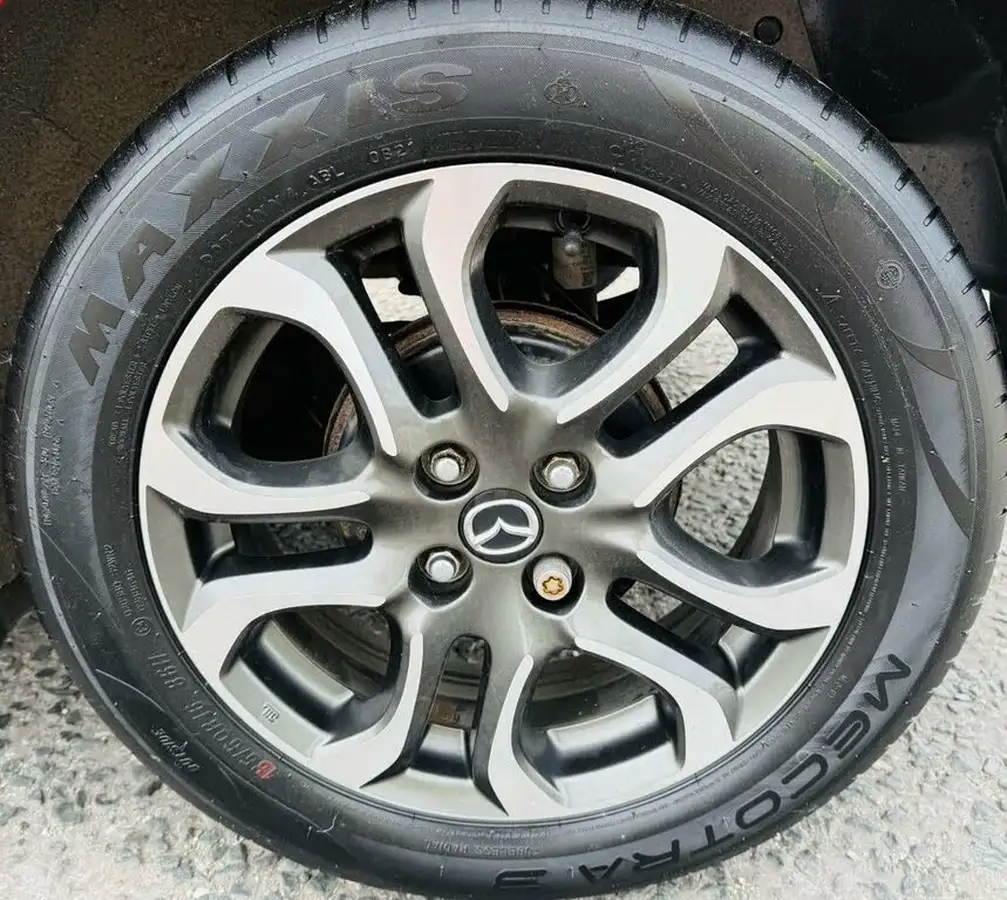 2016-mazda-mazda2-15-sport-nav-90ps-big-25