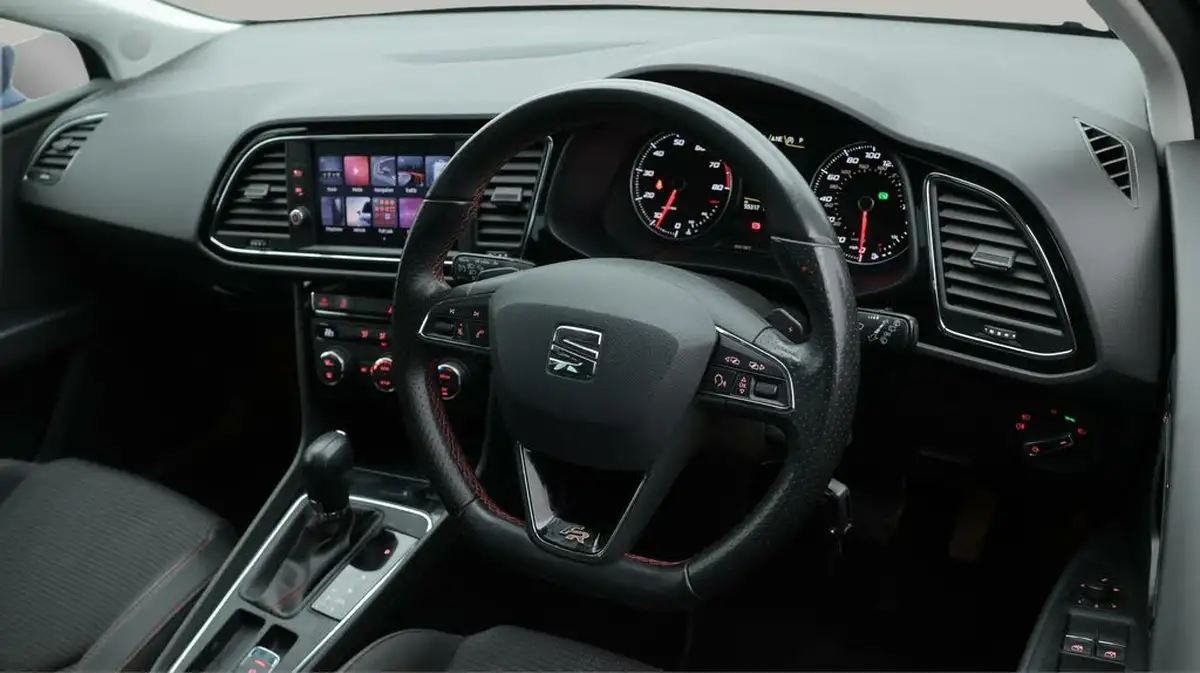 2017-seat-leon-14-ecotsi-fr-technology-estate-5d-dsg-big-9