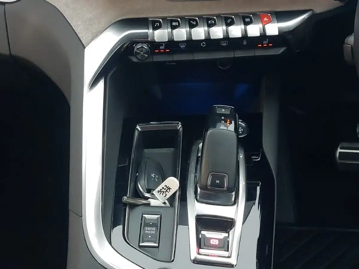 2022-peugeot-5008-suv-16-puretech-gt-premium-big-10