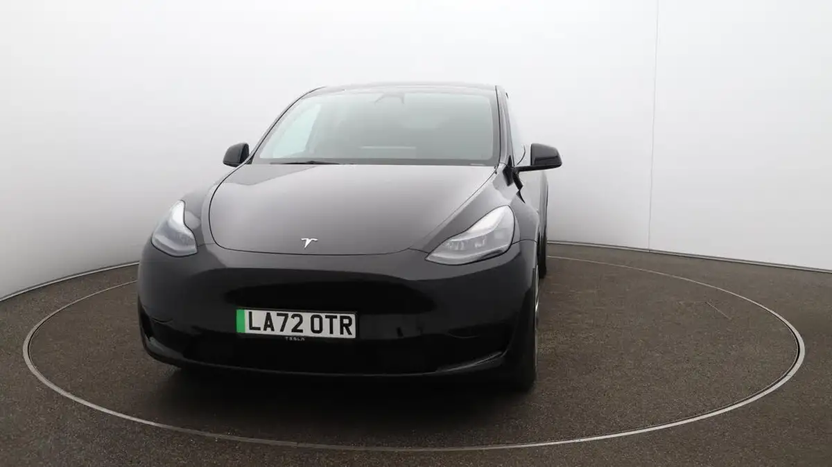 2022-tesla-model-y-e-rwd-big-38