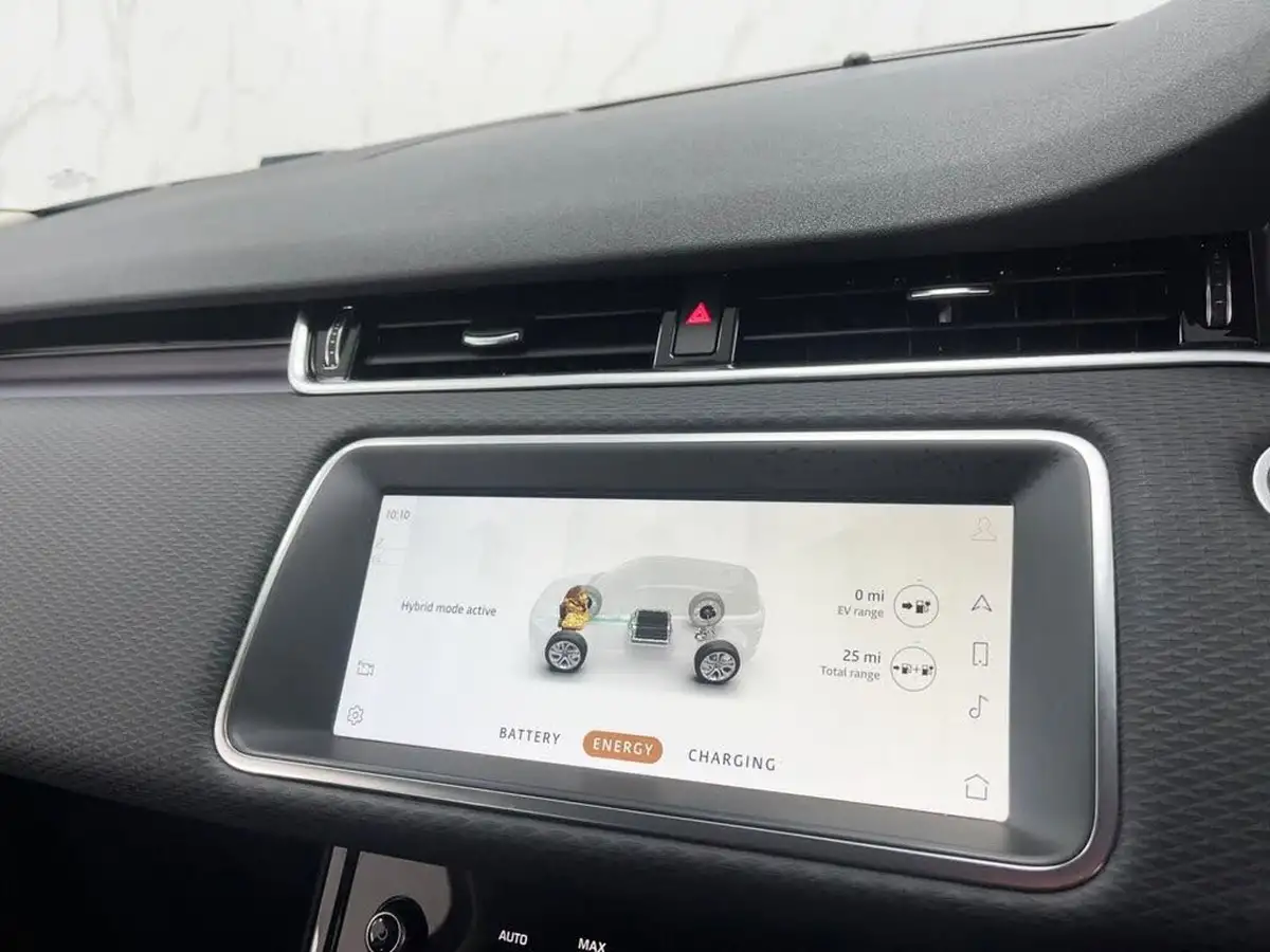 2021-land-rover-range-rover-evoque-15-p300e-s-big-24