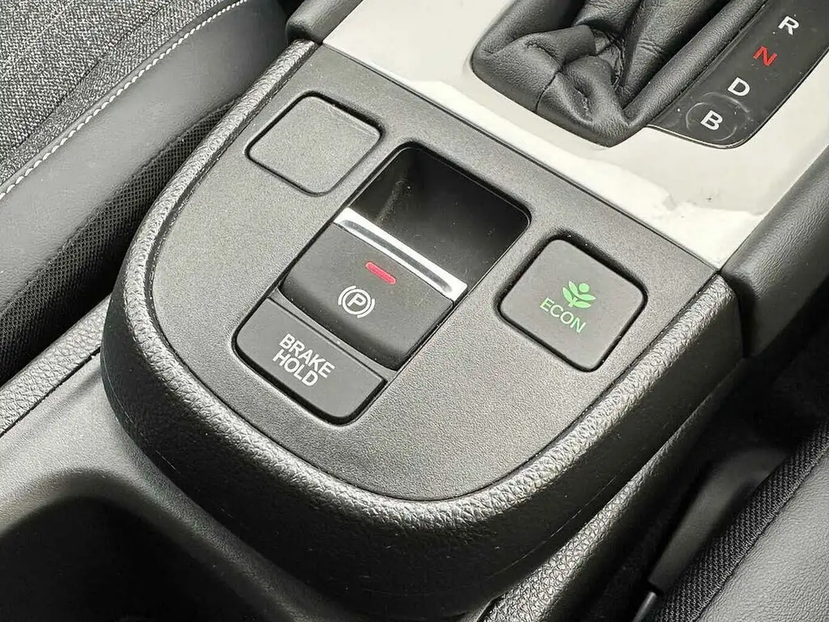 2023-honda-jazz-15-i-mmd-sr-big-35
