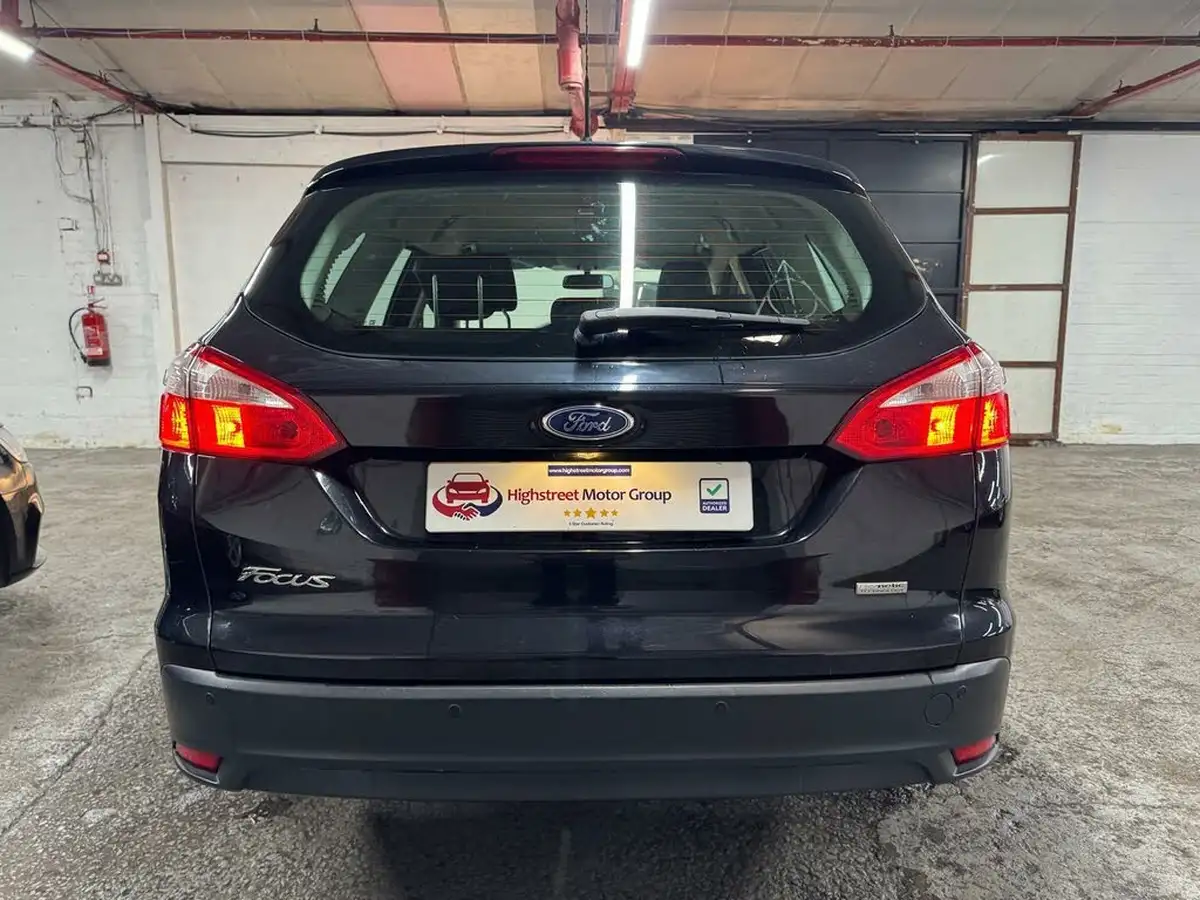 2012-ford-focus-16tdci-zetec-115ps-estate-big-7