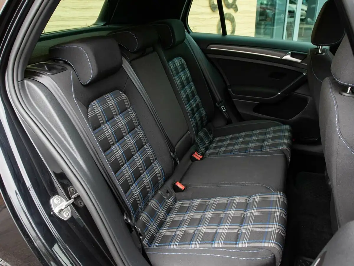 2020-volkswagen-golf-14-tsi-gte-advance-big-32