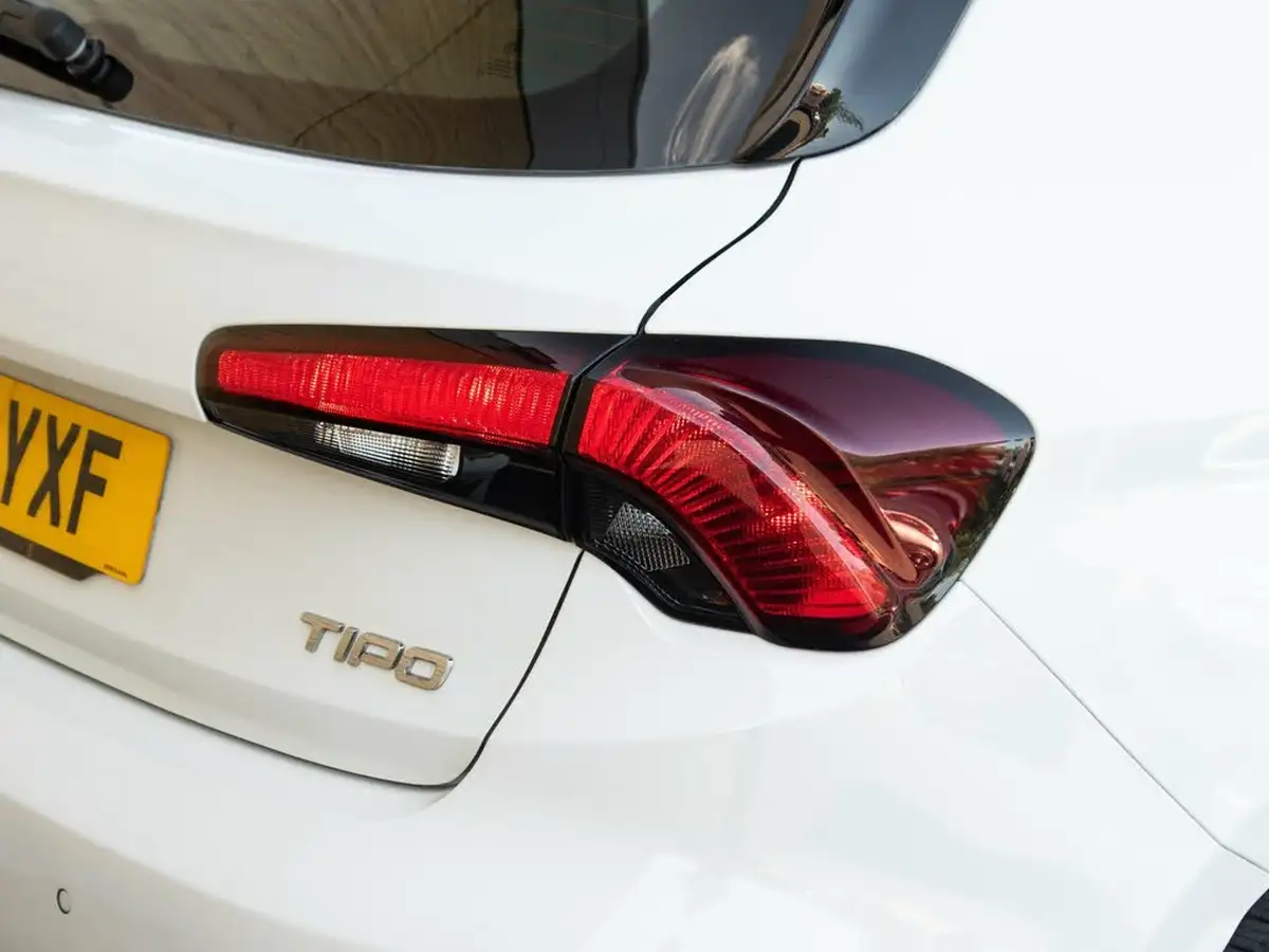 2018-fiat-tipo-14-easy-plus-hatchback-big-8