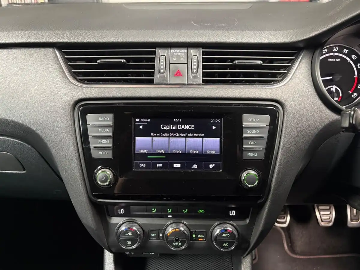 2013-skoda-octavia-20tdi-vrs-184ps-estate-big-55