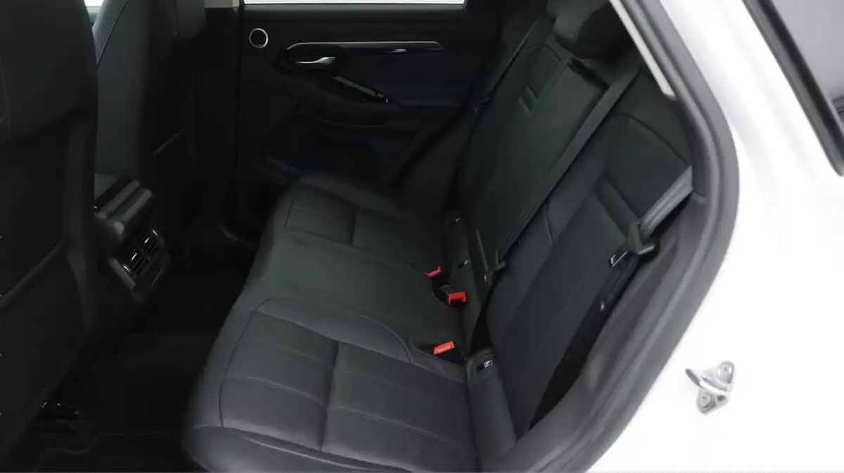2022-land-rover-range-rover-evoque-20-p250-r-dynamic-se-big-16