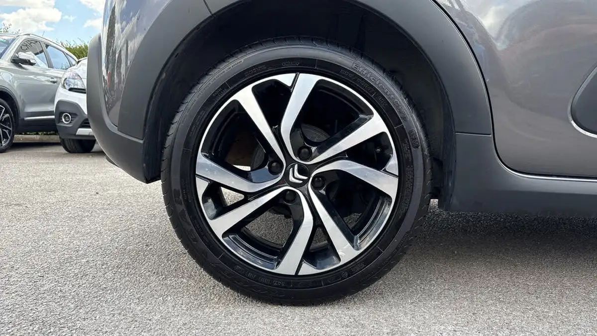 2023-citroen-c3-12-puretech-elle-83ps-ss-big-15