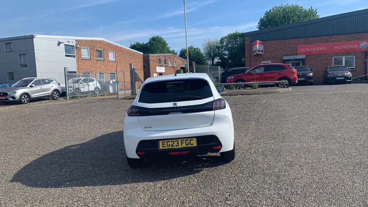 2023-peugeot-208-12-puretech-allure-premium-100ps-big-8