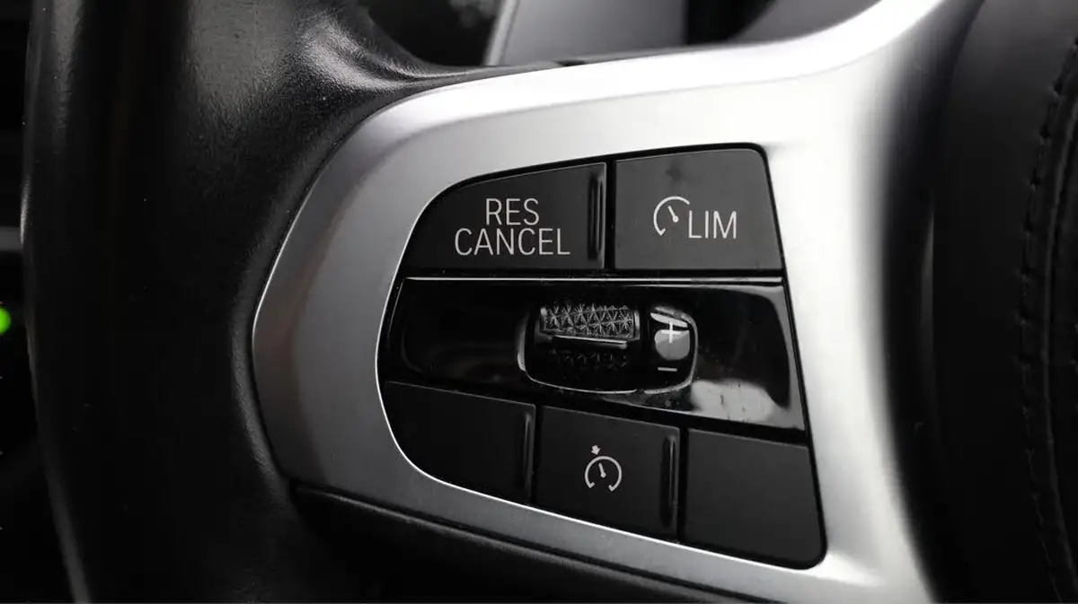 2020-bmw-5-series-20td-520d-m-sport-190ps-mht-touring-5d-big-38