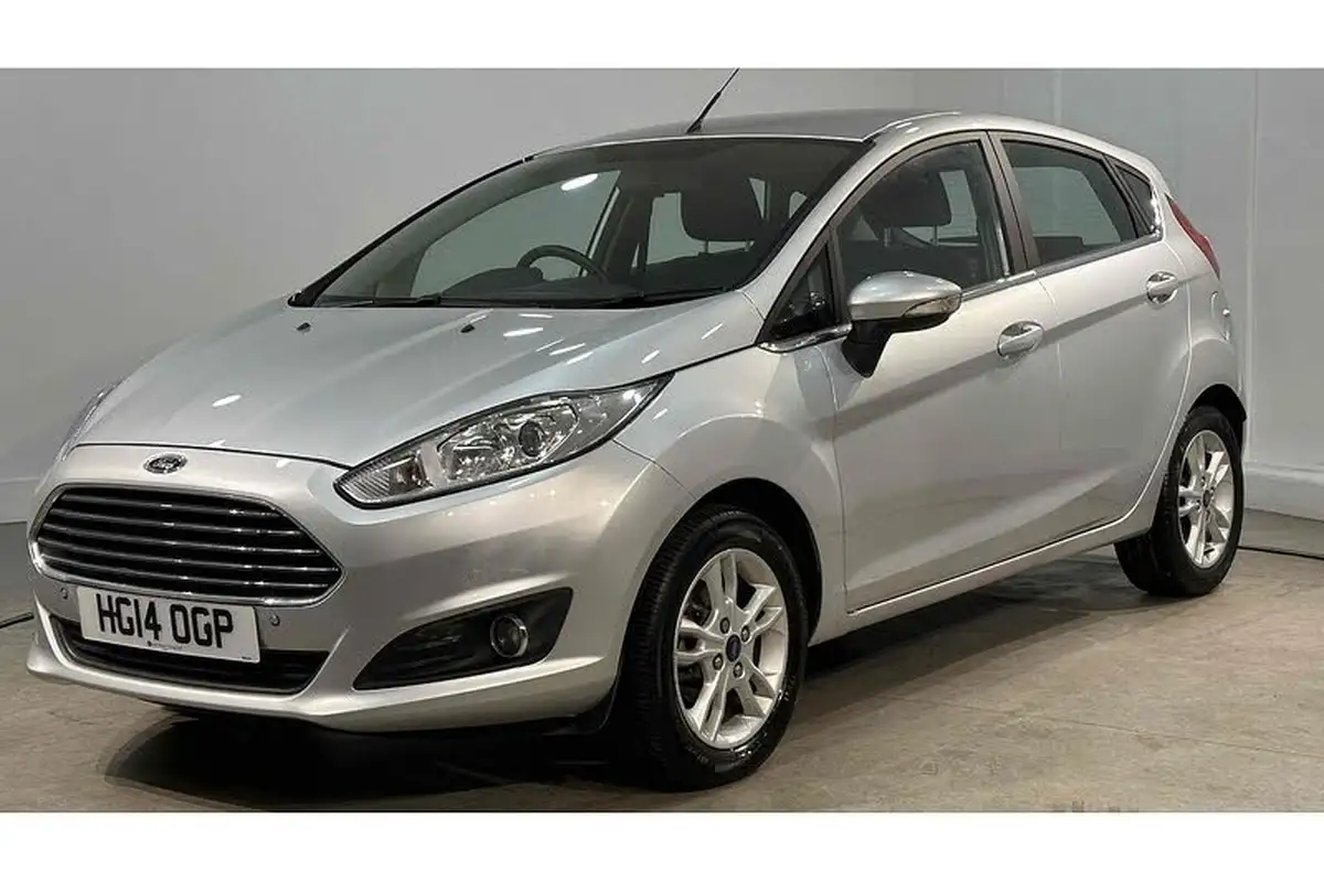 2014-ford-fiesta-125-zetec-5d-big-6