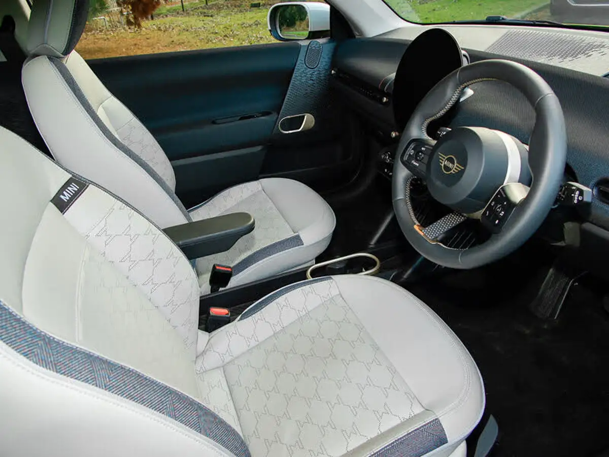 2024-mini-cooper-e-cooper-e-classic-big-10