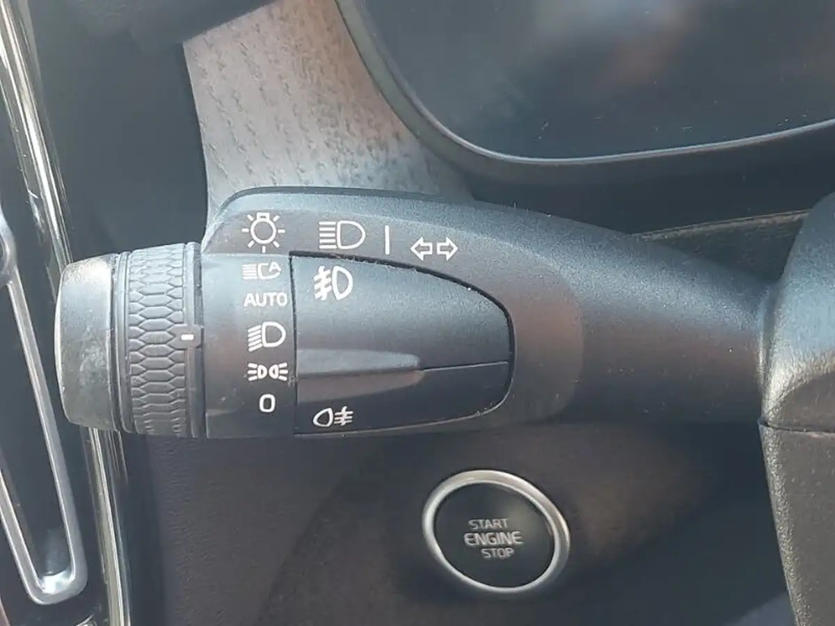2020-volvo-xc40-15-t3-inscription-big-17