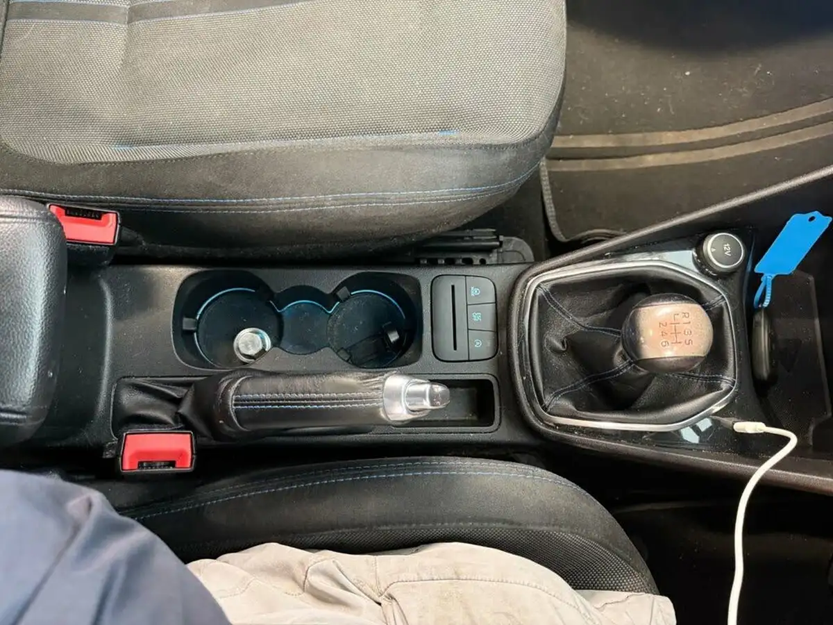 2018-ford-fiesta-15t-st-2-3d-big-17