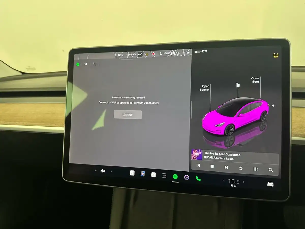 2022-tesla-model-3-e-long-range-big-42