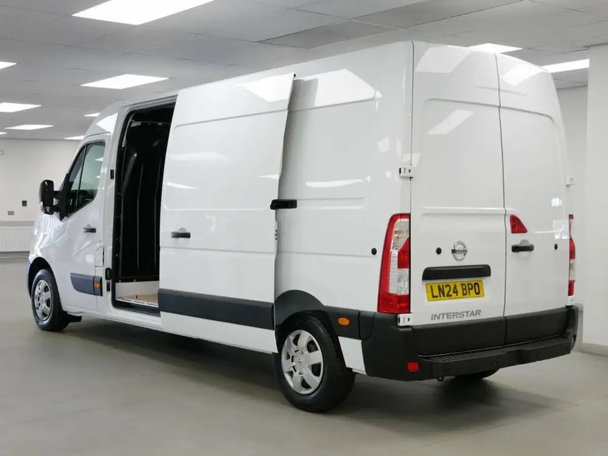 2024-nissan-interstar-23dci-f35-l3h2-acenta-135pseu6d-panel-van-big-22