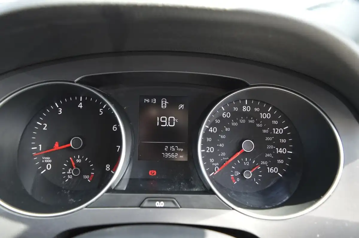 2014-volkswagen-golf-sv-12-tsi-s-110ps-big-14