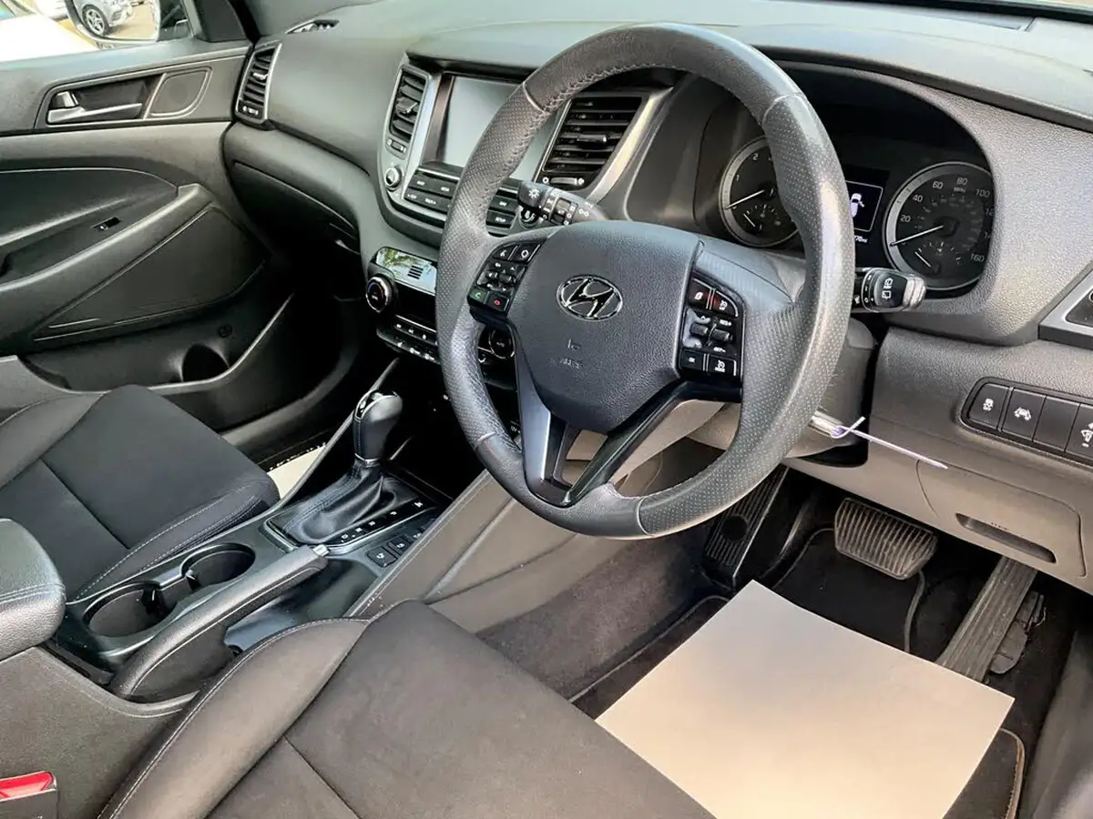 2018-hyundai-tucson-17crdi-blue-drive-go-se-141ps-dct-big-15
