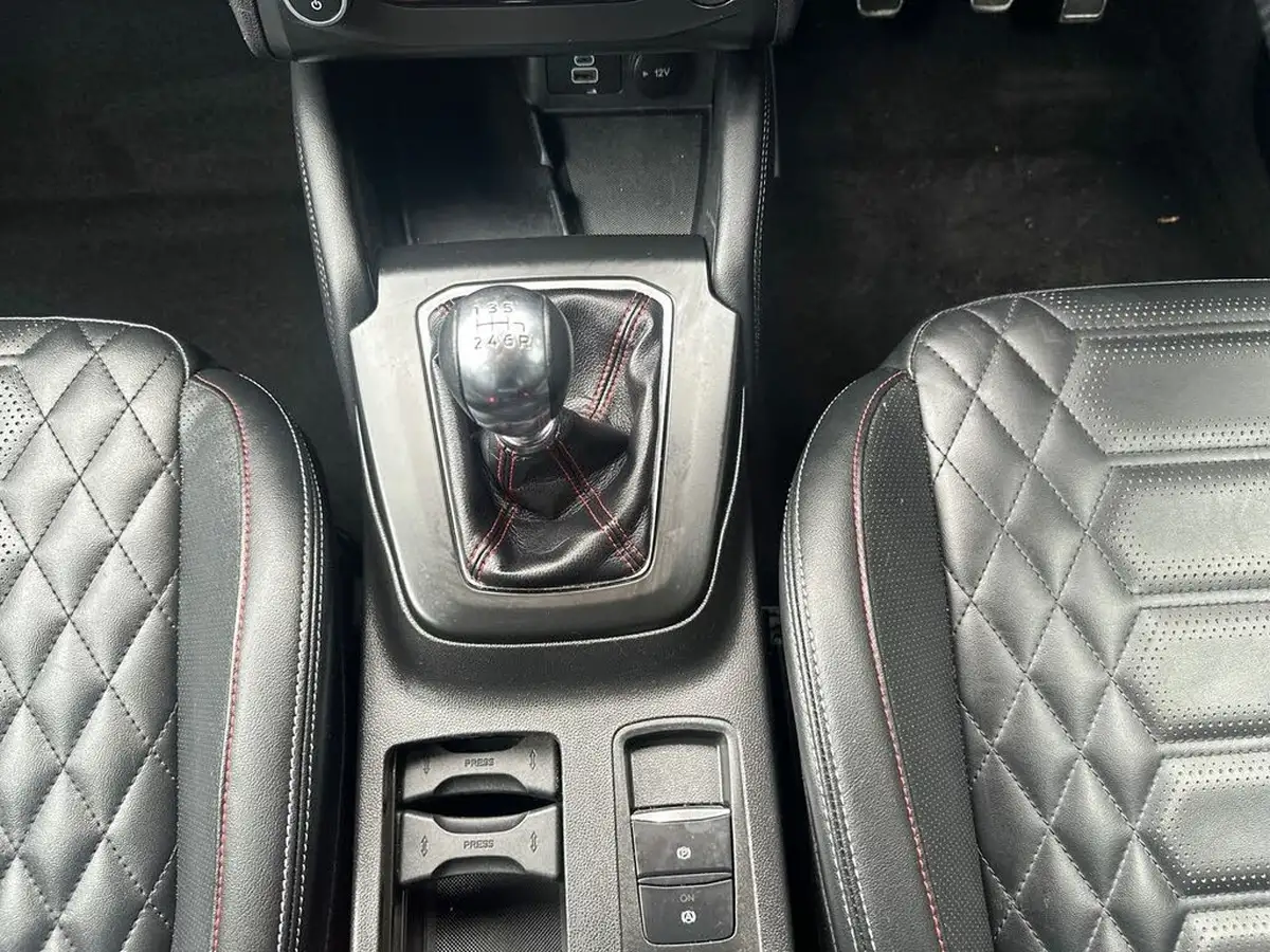 2022-ford-focus-10t-st-line-vignale-155ps-hybrid-mhev-hatchback-big-27