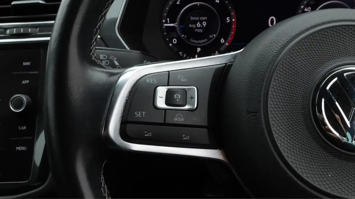 2018-volkswagen-tiguan-20tdi-r-line-150ps-4motion-ss-dsg-big-25