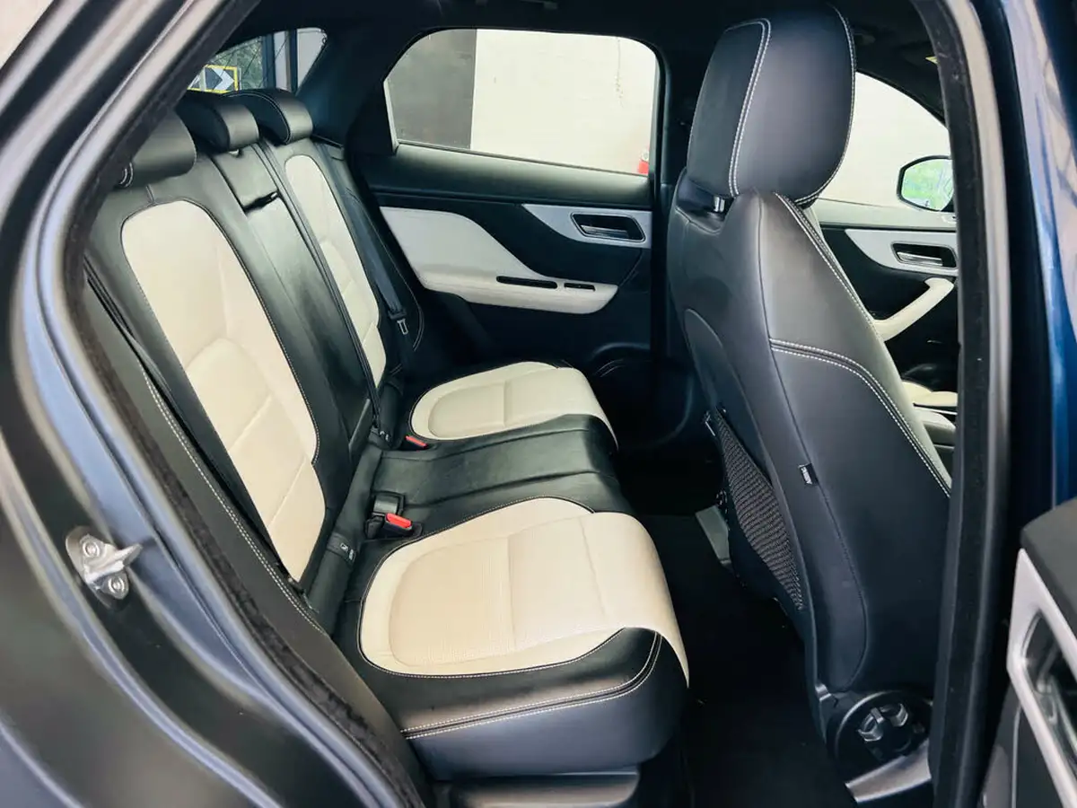 2019-jaguar-f-pace-20-i4d-r-sport-180ps-awd-auto-big-3