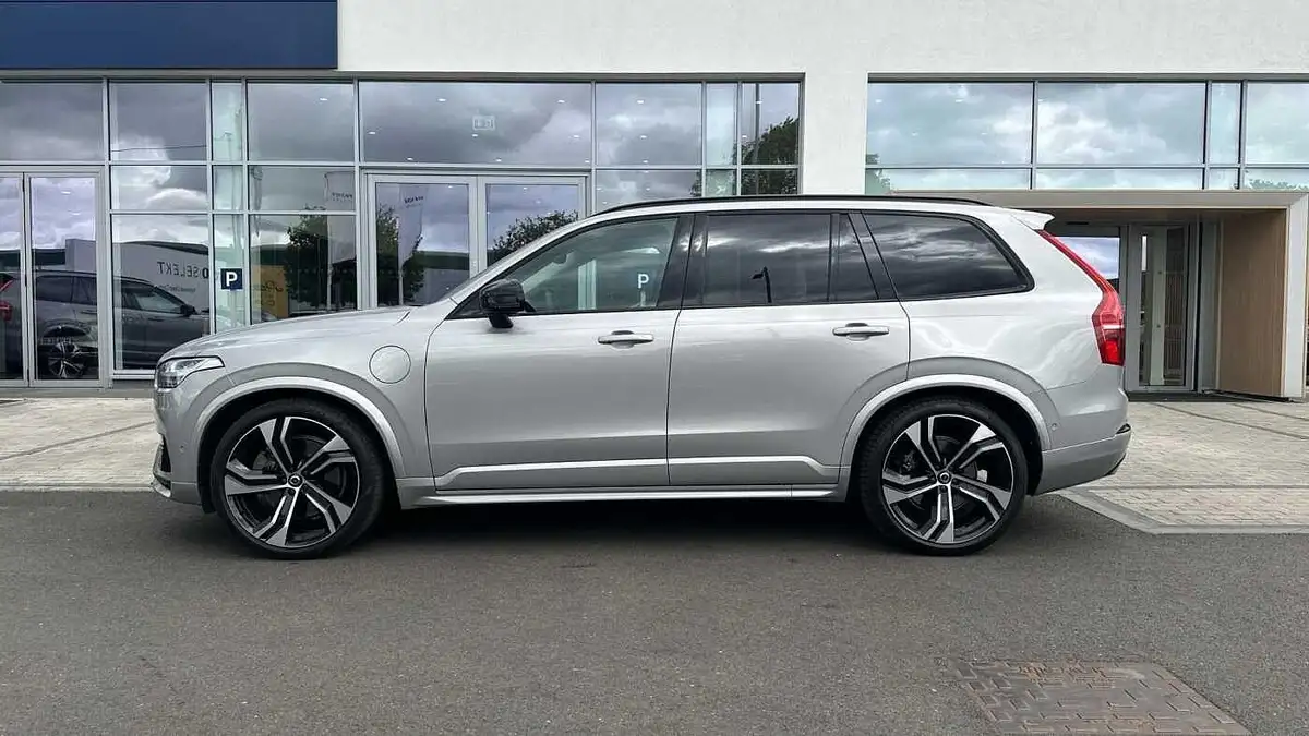 2022-volvo-xc90-20-t8-ultimate-bright-big-34