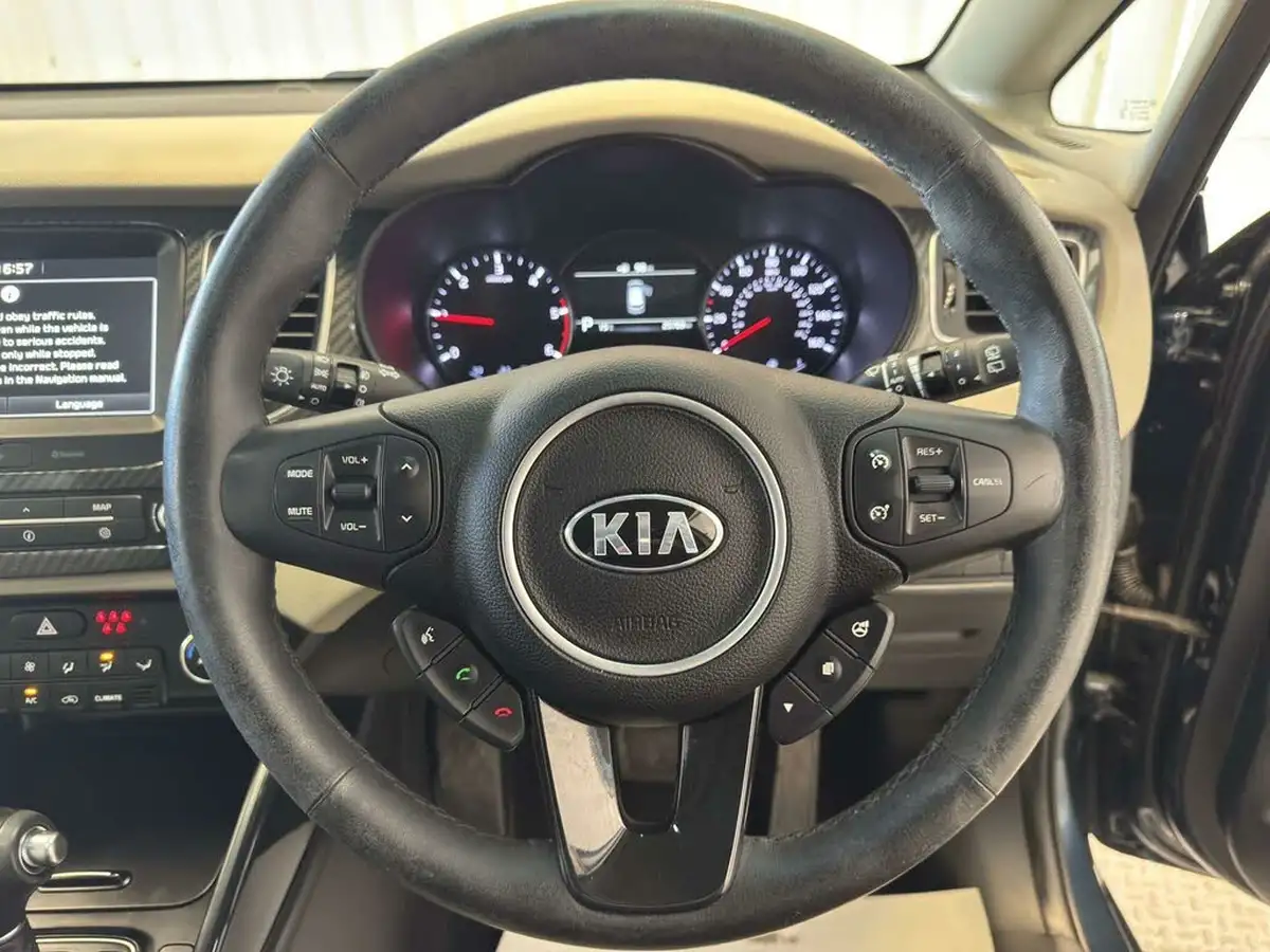 2017-kia-carens-17crdi-4-dct-big-19