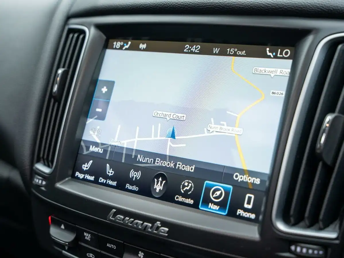 2020-maserati-levante-30-big-7