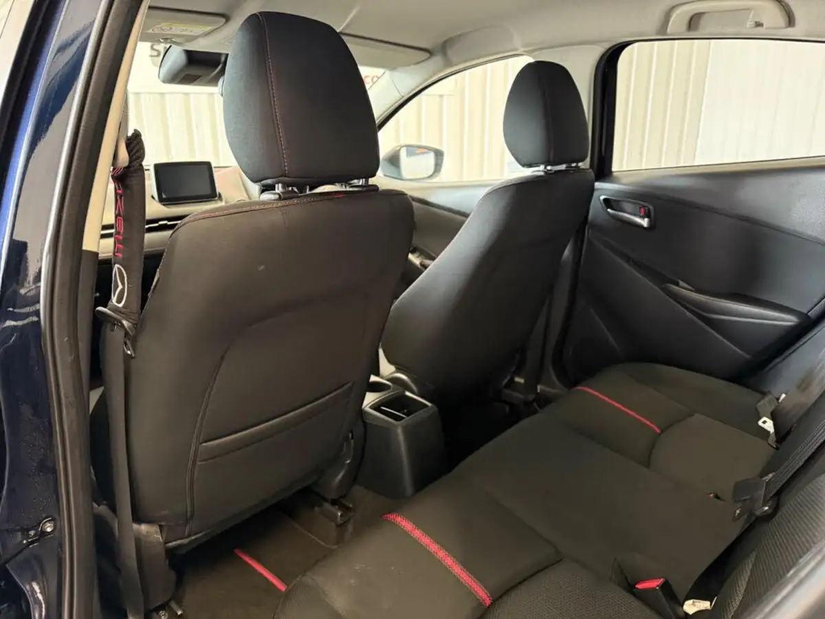 2016-mazda-mazda2-15-sport-nav-90ps-big-10