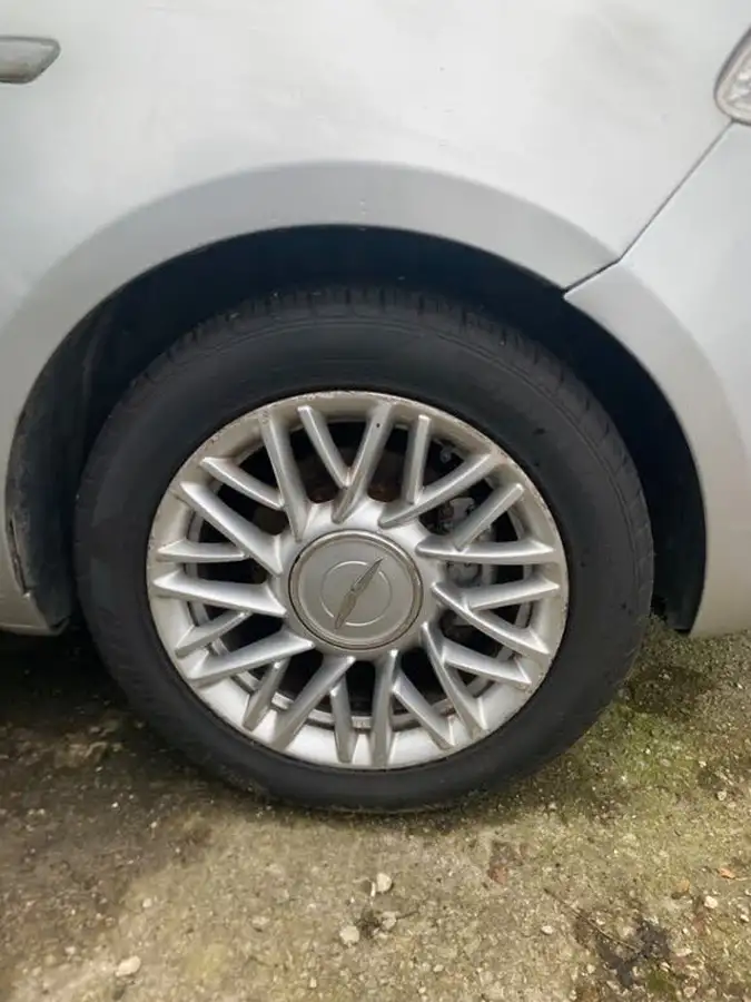 2014-chrysler-ypsilon-12-se-big-9