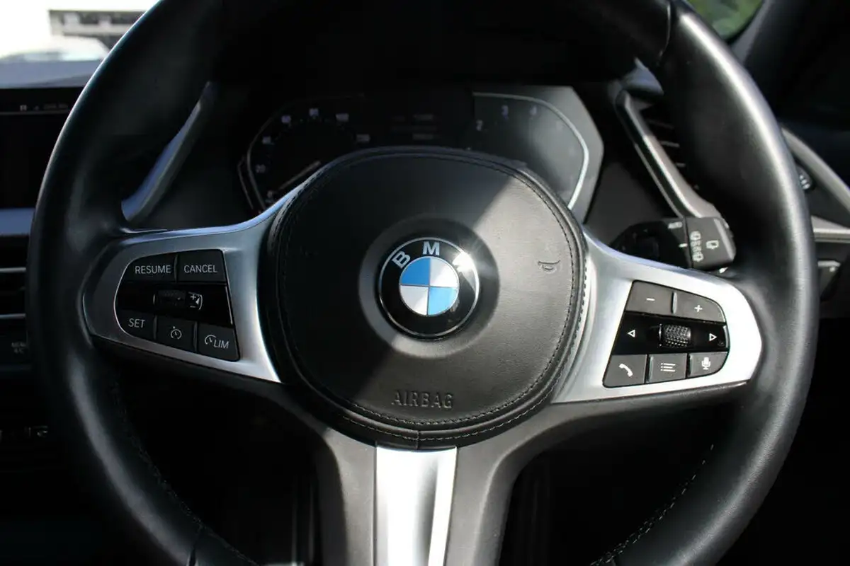 2021-bmw-1-series-15-118i-m-sport-lcp-dct-big-23