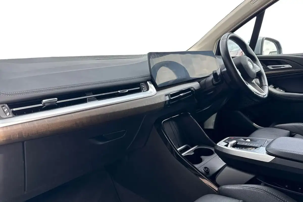 2022-bmw-2-series-15-220i-luxury-big-7