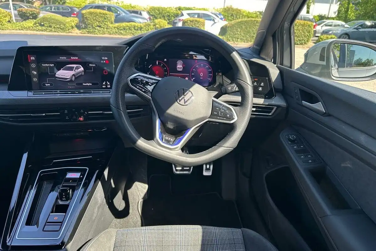 2023-volkswagen-golf-14-tsi-gte-big-46